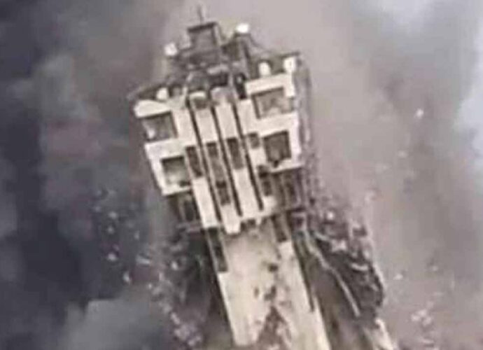ইরানের চাবাহার বন্দরে মার্কিন বিমান হামলা, গুঁড়িয়ে দেওয়া হল নজরদারি টাওয়ার ইরানের চাবাহার বন্দরে মার্কিন বিমান হামলা, গুঁড়িয়ে দেওয়া হল নজরদারি টাওয়ার
