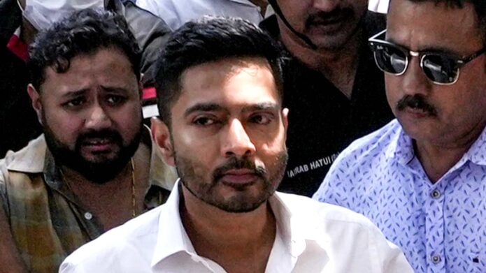চোখের চিকিৎসার জন্য বিদেশযাত্রার আর্জি: কলকাতা হাইকোর্টের নির্দেশের পর সুপ্রিম কোর্টের দ্বারস্থ অভিষেক বন্দ্যোপাধ্যায়