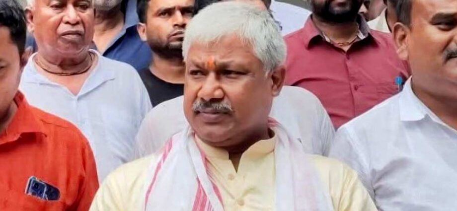 প্রাথমিকে শিক্ষক-ছাত্র অনুপাত ১:১৩ করার লক্ষ্য, উদ্বৃত্ত ও দূরবর্তী শিক্ষকদের বদলি নিয়ে বড় ঘোষণা শিক্ষামন্ত্রীর প্রাথমিকে শিক্ষক-ছাত্র অনুপাত ১:১৩ করার লক্ষ্য, উদ্বৃত্ত ও দূরবর্তী শিক্ষকদের বদলি নিয়ে বড় ঘোষণা শিক্ষামন্ত্রীর