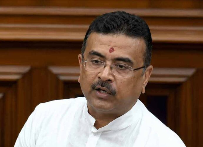 এক যুগ পর বিধানসভায় ২১ জুলাই তদন্ত কমিশনের রিপোর্ট পেশ: শুভেন্দুর তোপ মমতাকে, আড়াল করার বিস্ফোরক অভিযোগ এক যুগ পর বিধানসভায় ২১ জুলাই তদন্ত কমিশনের রিপোর্ট পেশ: শুভেন্দুর তোপ মমতাকে, আড়াল করার বিস্ফোরক অভিযোগ