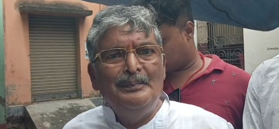 ২১ জুলাইয়ের সকালে গ্রেফতার চুঁচুড়ার প্রাক্তন তৃণমূল বিধায়ক অসিত মজুমদার, বিকেলে মিলল জামিন