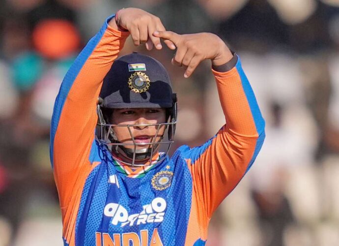 জিম্বাবুয়েকে হারিয়ে খরা কাটাল ভারত: বৈভব সূর্যবংশীর বিশ্বরেকর্ড, আন্তর্জাতিক ক্রিকেটে দুর্দান্ত প্রত্যাবর্তন মায়াঙ্কের