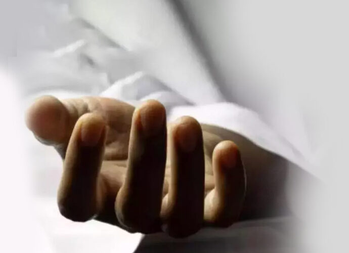 বাগুইআটির স্কুলে রহস্যজনকভাবে লুটিয়ে পড়ে দশম শ্রেণির ছাত্রের মৃত্যু, নেপথ্যে নানা প্রশ্ন