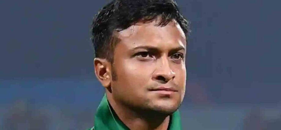 শেখ হাসিনার বার্তার পরেই মাগুরায় শাকিব আল হাসানের বাড়িতে হামলা, আগুন দেওয়ার চেষ্টা শেখ হাসিনার বার্তার পরেই মাগুরায় শাকিব আল হাসানের বাড়িতে হামলা, আগুন দেওয়ার চেষ্টা