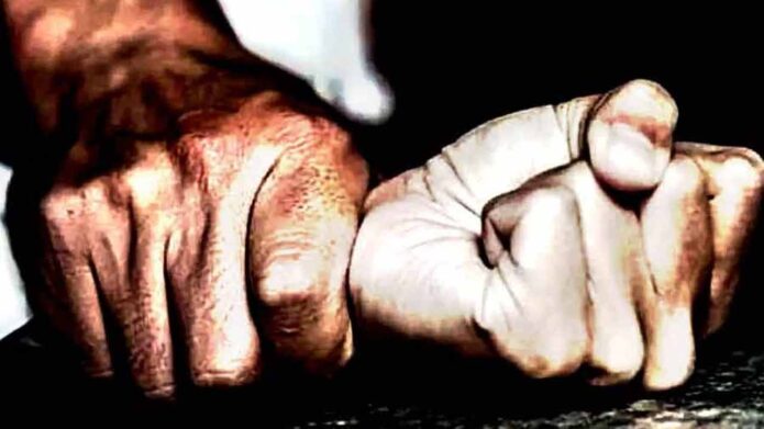 আনন্দপুরের অভিজাত আবাসনে গৃহপরিচারিকাকে ধর্ষণের চেষ্টা ও প্রাণঘাতী হামলা: পঞ্জাব মেল থেকে অভিযুক্ত গ্রেফতার আনন্দপুরের অভিজাত আবাসনে গৃহপরিচারিকাকে ধর্ষণের চেষ্টা ও প্রাণঘাতী হামলা: পঞ্জাব মেল থেকে অভিযুক্ত গ্রেফতার