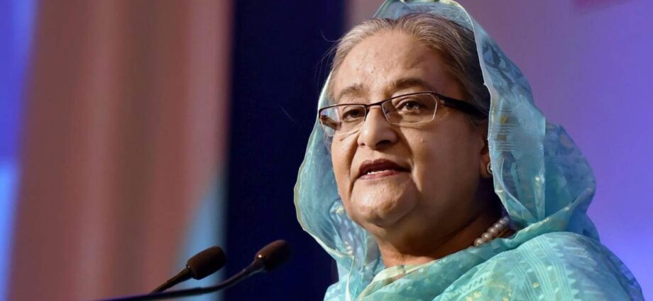 পুনরায় দিল্লিতে ভার্চুয়াল বক্তৃতা দেবেন শেখ হাসিনা: ট্রাইব্যুনালের মৃত্যুদণ্ডের সাজা মাথা পেতে নিয়ে বাংলাদেশে ফেরার ইঙ্গিত পুনরায় দিল্লিতে ভার্চুয়াল বক্তৃতা দেবেন শেখ হাসিনা: ট্রাইব্যুনালের মৃত্যুদণ্ডের সাজা মাথা পেতে নিয়ে বাংলাদেশে ফেরার ইঙ্গিত