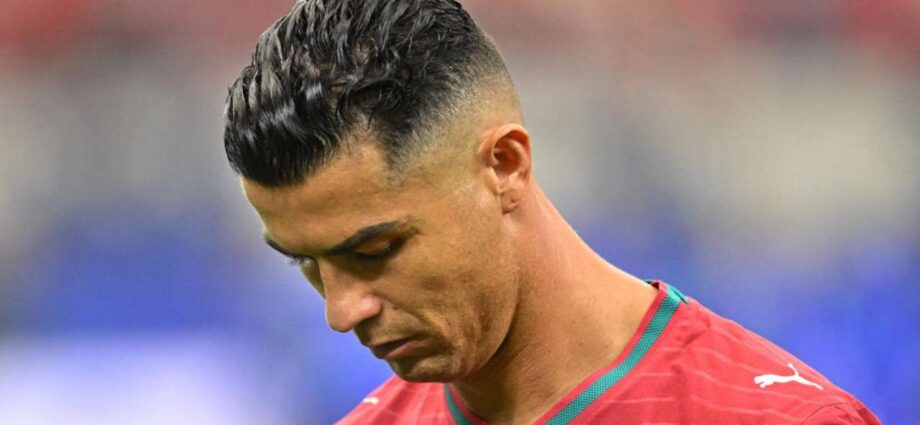 আন্তর্জাতিক ও ক্লাব ফুটবলকে বিদায় জানানোর ইঙ্গিত ক্রিশ্চিয়ানো রোনাল্ডোর: চলতি মরসুমেই কি অবসর? আন্তর্জাতিক ও ক্লাব ফুটবলকে বিদায় জানানোর ইঙ্গিত ক্রিশ্চিয়ানো রোনাল্ডোর: চলতি মরসুমেই কি অবসর?