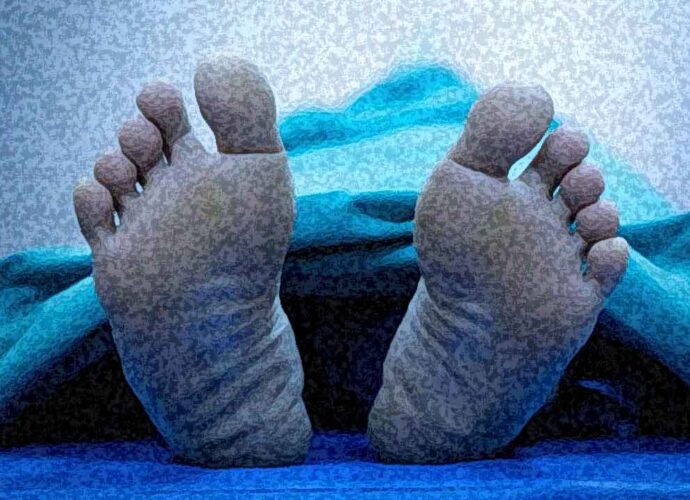 ময়নাতদন্তের পর ময়লা ফেলার ট্রাক্টরে গৃহবধূর মৃতদেহ ফেরত, তীব্র বিতর্কের মুখে ছতরপুর জেলা প্রশাসন