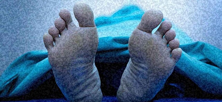ময়নাতদন্তের পর ময়লা ফেলার ট্রাক্টরে গৃহবধূর মৃতদেহ ফেরত, তীব্র বিতর্কের মুখে ছতরপুর জেলা প্রশাসন ময়নাতদন্তের পর ময়লা ফেলার ট্রাক্টরে গৃহবধূর মৃতদেহ ফেরত, তীব্র বিতর্কের মুখে ছতরপুর জেলা প্রশাসন