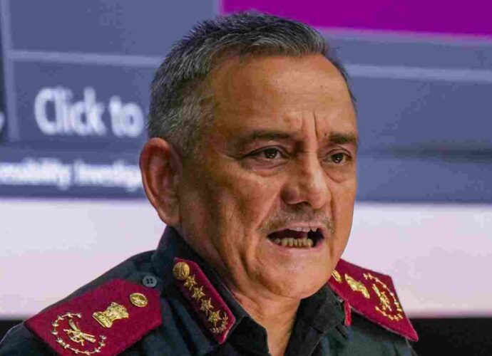 ‘অপারেশন সিঁদুর’-এ ধরাশায়ী পাকিস্তান চাইতে বাধ্য হয় যুদ্ধবিরতি, কয়েক ঘণ্টা অপেক্ষা করায় ভারত: প্রাক্তন সিডিএস অনিল চৌহান