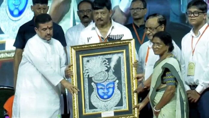 “মেয়ে ‘নির্যাতিতা’ নয়, ডক্টর হিসেবে বাঁচুক”, অভয়ার দ্বিতীয় মৃত্যুবার্ষিকীতে সিবিআই তদন্তের বাইরে নতুন মামলার নির্দেশ মুখ্যমন্ত্রীর “মেয়ে ‘নির্যাতিতা’ নয়, ডক্টর হিসেবে বাঁচুক”, অভয়ার দ্বিতীয় মৃত্যুবার্ষিকীতে সিবিআই তদন্তের বাইরে নতুন মামলার নির্দেশ মুখ্যমন্ত্রীর