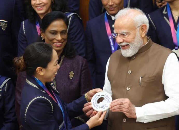 কমনওয়েলথ গেমসে পদকজয়ীদের সংবর্ধনা প্রধানমন্ত্রীর, গ্লাসগো সফর শেষে অ্যাথলিটদের পাশে দাঁড়ানোর পরিসংখ্যান প্রকাশ কেন্দ্রের কমনওয়েলথ গেমসে পদকজয়ীদের সংবর্ধনা প্রধানমন্ত্রীর, গ্লাসগো সফর শেষে অ্যাথলিটদের পাশে দাঁড়ানোর পরিসংখ্যান প্রকাশ কেন্দ্রের