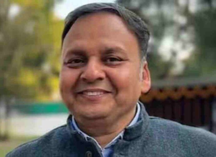 ঢাকায় ‘র’ প্রধান পরাগ জৈন, বৈঠক তারেকের প্রতিরক্ষা বিষয়ক উপদেষ্টার সঙ্গে! হাসিনা-জট কি কাটবে
