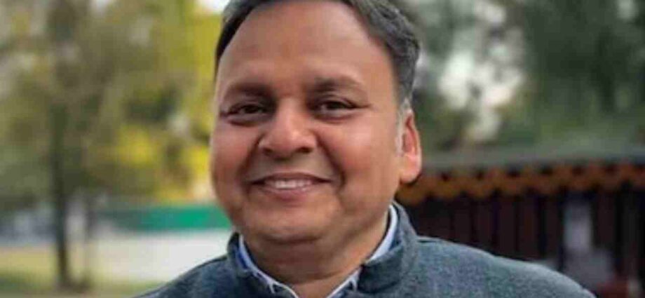 ঢাকায় ‘র’ প্রধান পরাগ জৈন, বৈঠক তারেকের প্রতিরক্ষা বিষয়ক উপদেষ্টার সঙ্গে! হাসিনা-জট কি কাটবে