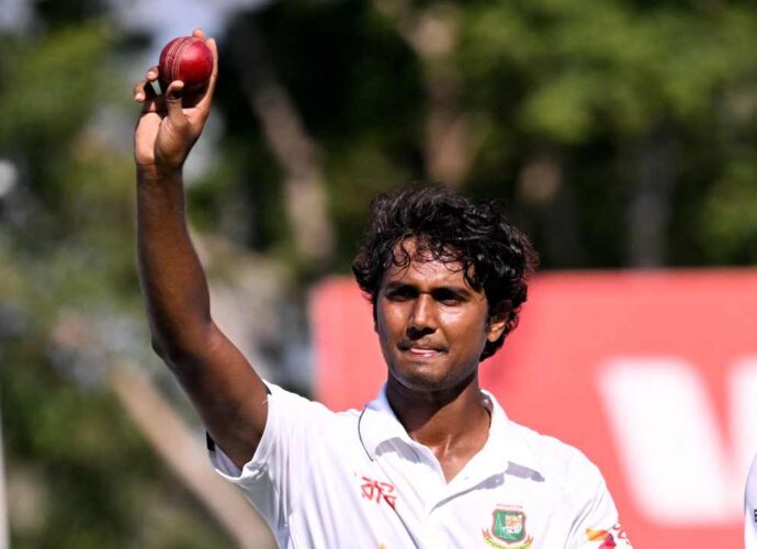 ডারউইনে বাংলাদেশের পেস-ঝড়: ১৯৮ রানে গুটিয়ে গেল অস্ট্রেলিয়া, জবাবে শান শান্তদের