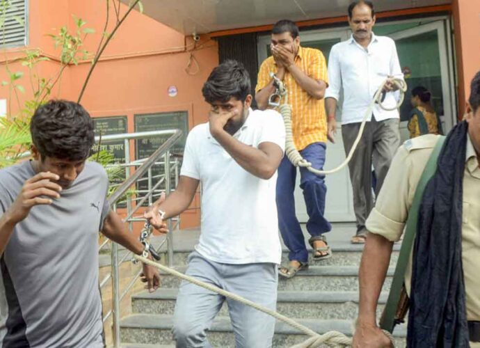 ২০২৬ নিট প্রশ্নফাঁস মামলা: সিবিআই-এর চার্জশিট গ্রহণ করল দিল্লির ফাস্ট ট্র্যাক কোর্ট, মূল অভিযুক্তদের বিরুদ্ধে বিপুল প্রমাণের উল্লেখ ২০২৬ নিট প্রশ্নফাঁস মামলা: সিবিআই-এর চার্জশিট গ্রহণ করল দিল্লির ফাস্ট ট্র্যাক কোর্ট, মূল অভিযুক্তদের বিরুদ্ধে বিপুল প্রমাণের উল্লেখ