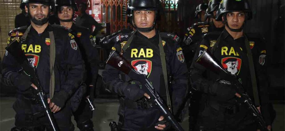 র্যাব বিলুপ্ত করে ‘স্পেশাল রেসপন্স ব্যাটালিয়ন’ গঠনের খসড়া অনুমোদন মন্ত্রিসভায় র্যাব বিলুপ্ত করে ‘স্পেশাল রেসপন্স ব্যাটালিয়ন’ গঠনের খসড়া অনুমোদন মন্ত্রিসভায়