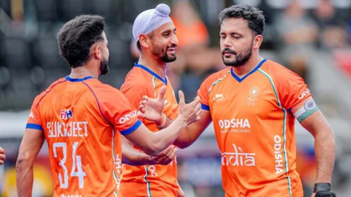 হকি বিশ্বকাপ: গ্রুপ পর্বের শেষ ম্যাচে পাকিস্তানকে হারিয়ে কোয়ার্টার ফাইনালে ভারত, তবে ফরম্যাটের জটিল অঙ্কে সেমিফাইনালের পথ কঠিন হকি বিশ্বকাপ: গ্রুপ পর্বের শেষ ম্যাচে পাকিস্তানকে হারিয়ে কোয়ার্টার ফাইনালে ভারত, তবে ফরম্যাটের জটিল অঙ্কে সেমিফাইনালের পথ কঠিন