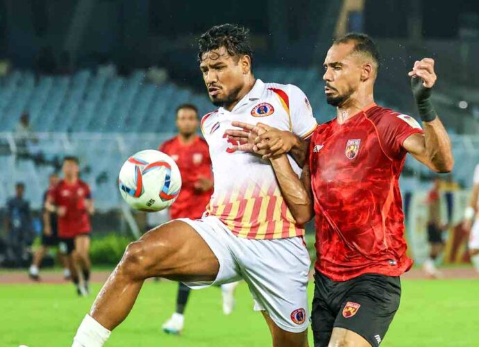 টাইব্রেকারে দিল্লিকে হারিয়ে ডুরান্ডের ফাইনালে ইস্টবেঙ্গল, হাবাসের লাল-হলুদে স্বস্তির সুর টাইব্রেকারে দিল্লিকে হারিয়ে ডুরান্ডের ফাইনালে ইস্টবেঙ্গল, হাবাসের লাল-হলুদে স্বস্তির সুর