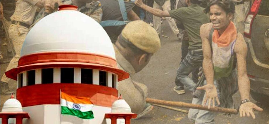দিল্লিতে প্রশ্নফাঁস বিরোধী আন্দোলনে পুলিশি হামলার অভিযোগ: তদন্তে অবসরপ্রাপ্ত বিচারপতির নেতৃত্বে উচ্চপর্যায়ের কমিটি গড়ল সুপ্রিম কোর্ট