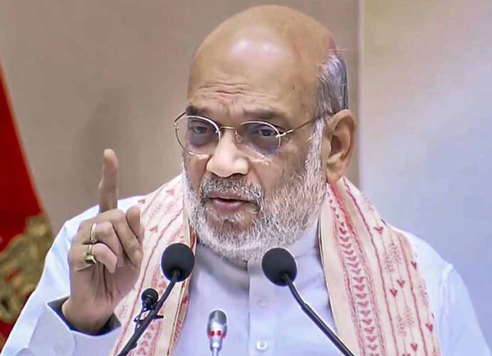 ‘ভয়ের বদলে ভরসার শাসন’! মমতার সরকারকে দুষে বার্তা শাহের, শিলিগুড়িতে আইন বিষয়ক প্রদর্শনীর উদ্বোধন ‘ভয়ের বদলে ভরসার শাসন’! মমতার সরকারকে দুষে বার্তা শাহের, শিলিগুড়িতে আইন বিষয়ক প্রদর্শনীর উদ্বোধন