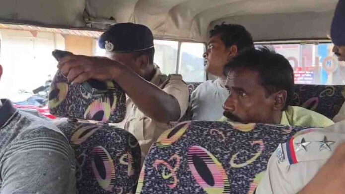 ইন্দাস তাণ্ডব ও হত্যাকাণ্ড: পূর্ব বর্ধমান থেকে আরও ২ অভিযুক্ত গ্রেফতার, মোট ধৃত বেড়ে ১১ ইন্দাস তাণ্ডব ও হত্যাকাণ্ড: পূর্ব বর্ধমান থেকে আরও ২ অভিযুক্ত গ্রেফতার, মোট ধৃত বেড়ে ১১