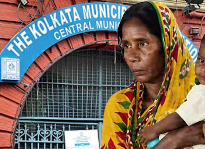 পার্ক স্ট্রিটে ফুটপাতে দুধ গরম করার ঘটনা: গৃহহীন সীতাদেবীর আশ্রয়ের দায়িত্ব নিল কলকাতা পুরসভা পার্ক স্ট্রিটে ফুটপাতে দুধ গরম করার ঘটনা: গৃহহীন সীতাদেবীর আশ্রয়ের দায়িত্ব নিল কলকাতা পুরসভা