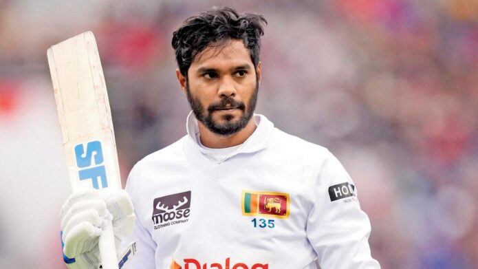 কলম্বো টেস্টে সরফরাজ় খানের স্লজে বিপাকে শ্রীলঙ্কা, মাঠের ভিতরের কৌতূহলোদ্দীপক মুহূর্ত ভাইরাল কলম্বো টেস্টে সরফরাজ় খানের স্লজে বিপাকে শ্রীলঙ্কা, মাঠের ভিতরের কৌতূহলোদ্দীপক মুহূর্ত ভাইরাল