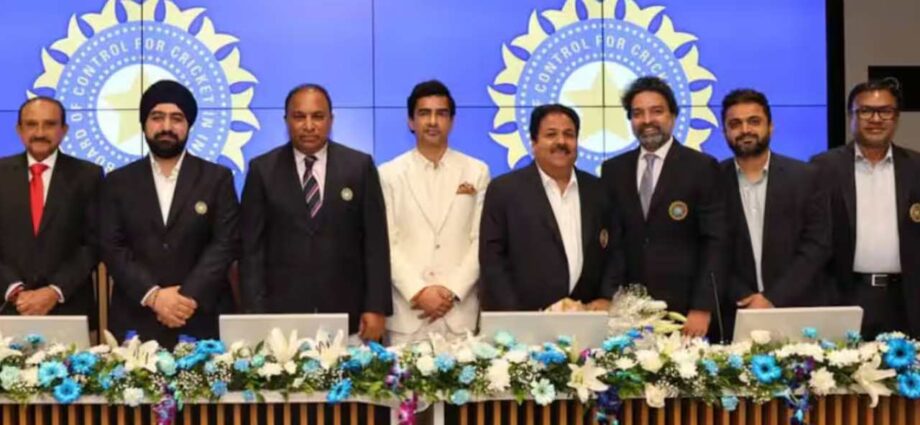 কেন্দ্রীয় ক্রীড়ানীতি বনাম বোর্ডের সংবিধান: ওড়িশা ক্রিকেট অ্যাসোসিয়েশনের নির্বাচনকে কেন্দ্র করে বিসিসিআইয়ের সঙ্গে আইনি সংঘাত কেন্দ্রীয় ক্রীড়ানীতি বনাম বোর্ডের সংবিধান: ওড়িশা ক্রিকেট অ্যাসোসিয়েশনের নির্বাচনকে কেন্দ্র করে বিসিসিআইয়ের সঙ্গে আইনি সংঘাত