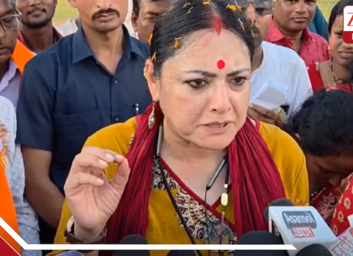 ‘দুধ ফুটুক বা পকোড়া ভাজা, ফুটপাত দখল বরদাস্ত নয়’, অবস্থানে অনড় মন্ত্রী অগ্নিমিত্রা পাল ‘দুধ ফুটুক বা পকোড়া ভাজা, ফুটপাত দখল বরদাস্ত নয়’, অবস্থানে অনড় মন্ত্রী অগ্নিমিত্রা পাল