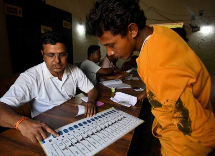 রাজ্যের পুরভোট প্রস্তুতি: ১ জুলাইয়ের ভোটার তালিকার ভিত্তিতে নির্বাচনের সিদ্ধান্ত, খসড়া তালিকা নিয়ে বৈঠক কমিশনের