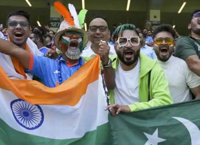 ভারত-পাকিস্তান এশিয়া কাপ ট্রফি বিতর্কের মাঝেই আসছে পাক হকি দল, ঘোষণা পঞ্জাবের মুখ্যমন্ত্রীর ভারত-পাকিস্তান এশিয়া কাপ ট্রফি বিতর্কের মাঝেই আসছে পাক হকি দল, ঘোষণা পঞ্জাবের মুখ্যমন্ত্রীর