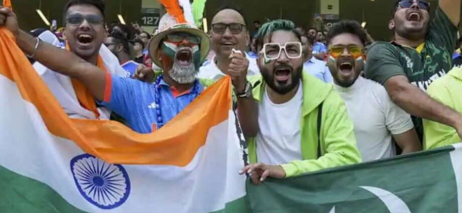 ভারত-পাকিস্তান এশিয়া কাপ ট্রফি বিতর্কের মাঝেই আসছে পাক হকি দল, ঘোষণা পঞ্জাবের মুখ্যমন্ত্রীর ভারত-পাকিস্তান এশিয়া কাপ ট্রফি বিতর্কের মাঝেই আসছে পাক হকি দল, ঘোষণা পঞ্জাবের মুখ্যমন্ত্রীর