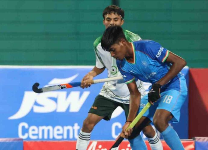এশিয়ান চ্যাম্পিয়ন্স ট্রফি: ভারতে খেলতে অস্বীকৃতি পাকিস্তানের, নিরপেক্ষ ভেন্যুর দাবি এশিয়ান চ্যাম্পিয়ন্স ট্রফি: ভারতে খেলতে অস্বীকৃতি পাকিস্তানের, নিরপেক্ষ ভেন্যুর দাবি
