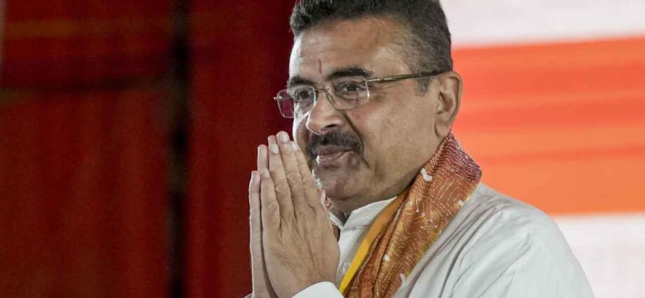 মহালয়ায় রাজ্যে মেগা দুর্গোৎসবের প্রস্তুতি, প্রধানমন্ত্রী ও স্বরাষ্ট্রমন্ত্রীকে আমন্ত্রণের ঘোষণা মুখ্যমন্ত্রী শুভেন্দু অধিকারীর মহালয়ায় রাজ্যে মেগা দুর্গোৎসবের প্রস্তুতি, প্রধানমন্ত্রী ও স্বরাষ্ট্রমন্ত্রীকে আমন্ত্রণের ঘোষণা মুখ্যমন্ত্রী শুভেন্দু অধিকারীর