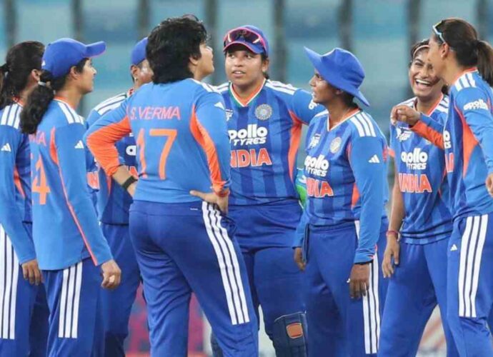 পাকিস্তানকে ৭ উইকেটে উড়িয়ে দিল ভারত, এশিয়া কাপে বোলারদের দাপটে সহজ জয় হরমনপ্রীতদের