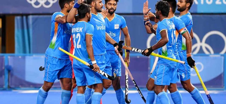 নিয়মিত নীচেই ফিরছে ভারতীয় হকি দলের জার্সি, গেরুয়া থাকছে দ্বিতীয় বিকল্প হিসেবে নিয়মিত নীচেই ফিরছে ভারতীয় হকি দলের জার্সি, গেরুয়া থাকছে দ্বিতীয় বিকল্প হিসেবে