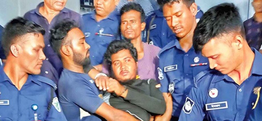 পূর্ব ভারতে আল কায়েদার নতুন ছায়া সংগঠন ‘ইমাম মাহমুদুরের কাফেলা’: মাস্টারমাইন্ড জুয়েলকে ঘিরে গোয়েন্দা নজরদারি ও এনআইএ-র অভিযান পূর্ব ভারতে আল কায়েদার নতুন ছায়া সংগঠন ‘ইমাম মাহমুদুরের কাফেলা’: মাস্টারমাইন্ড জুয়েলকে ঘিরে গোয়েন্দা নজরদারি ও এনআইএ-র অভিযান