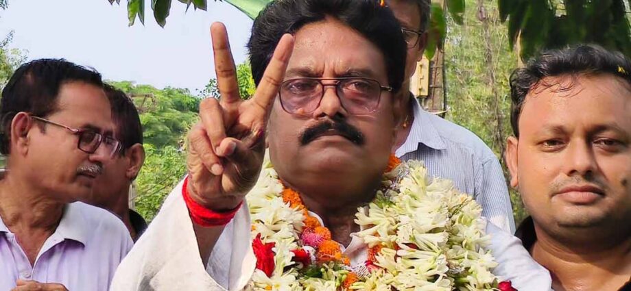 জেল থেকে মুক্তির পরই বিস্ফোরক নন্দীগ্রামের কংগ্রেস প্রার্থী: মনোনয়ন প্রত্যাহারে পুলিশি ‘চাপ ও প্রলোভন’-এর অভিযোগ মিলন প্রধানের জেল থেকে মুক্তির পরই বিস্ফোরক নন্দীগ্রামের কংগ্রেস প্রার্থী: মনোনয়ন প্রত্যাহারে পুলিশি ‘চাপ ও প্রলোভন’-এর অভিযোগ মিলন প্রধানের