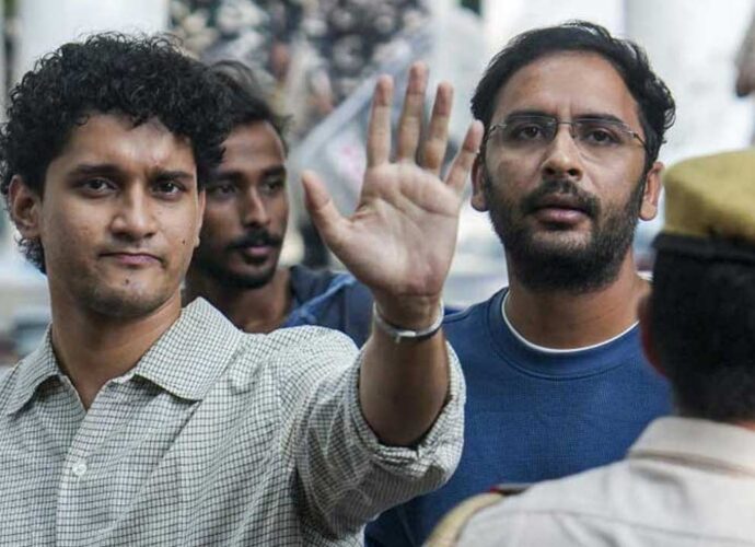 যন্তর মন্তর-কাণ্ডে অবশেষে জেলমুক্তি সৌরভ দাস ও আশুতোষ রাঙ্কার যন্তর মন্তর-কাণ্ডে অবশেষে জেলমুক্তি সৌরভ দাস ও আশুতোষ রাঙ্কার