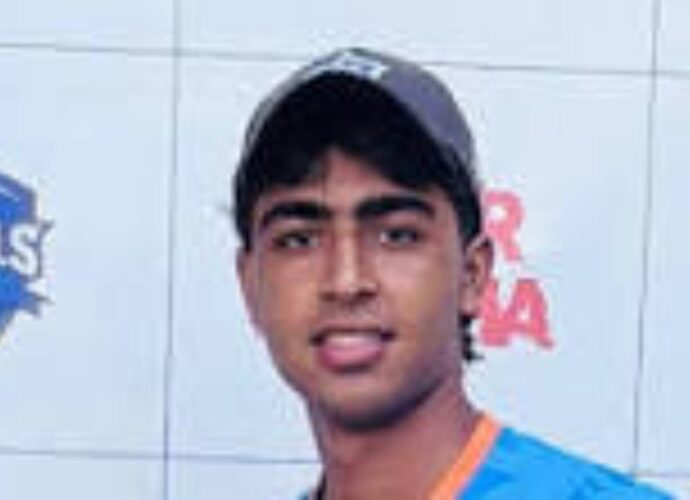 টি-টোয়েন্টিতে একাই ২৭৮ রান, টানা ৮ বলে ৮টি ছক্কা মেরে ক্রিকেটবিশ্বে হইচই ফেলল দিল্লির তন্ময়