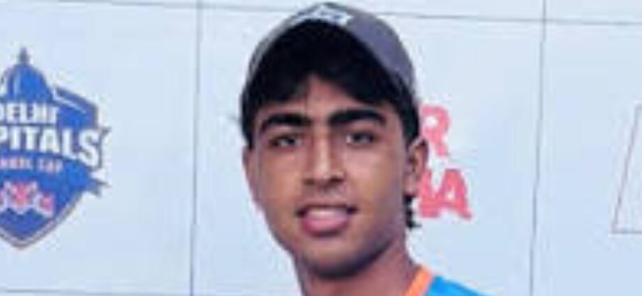 টি-টোয়েন্টিতে একাই ২৭৮ রান, টানা ৮ বলে ৮টি ছক্কা মেরে ক্রিকেটবিশ্বে হইচই ফেলল দিল্লির তন্ময়