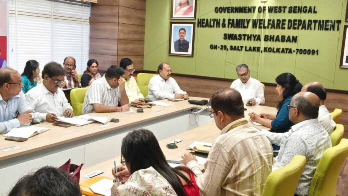 সরকারি হাসপাতালকে বেসরকারির মানে উন্নীত করার উদ্যোগ, এক মাসের মধ্যে সংস্কারের পরিকল্পনা চাইলেন স্বাস্থ্যমন্ত্রী
